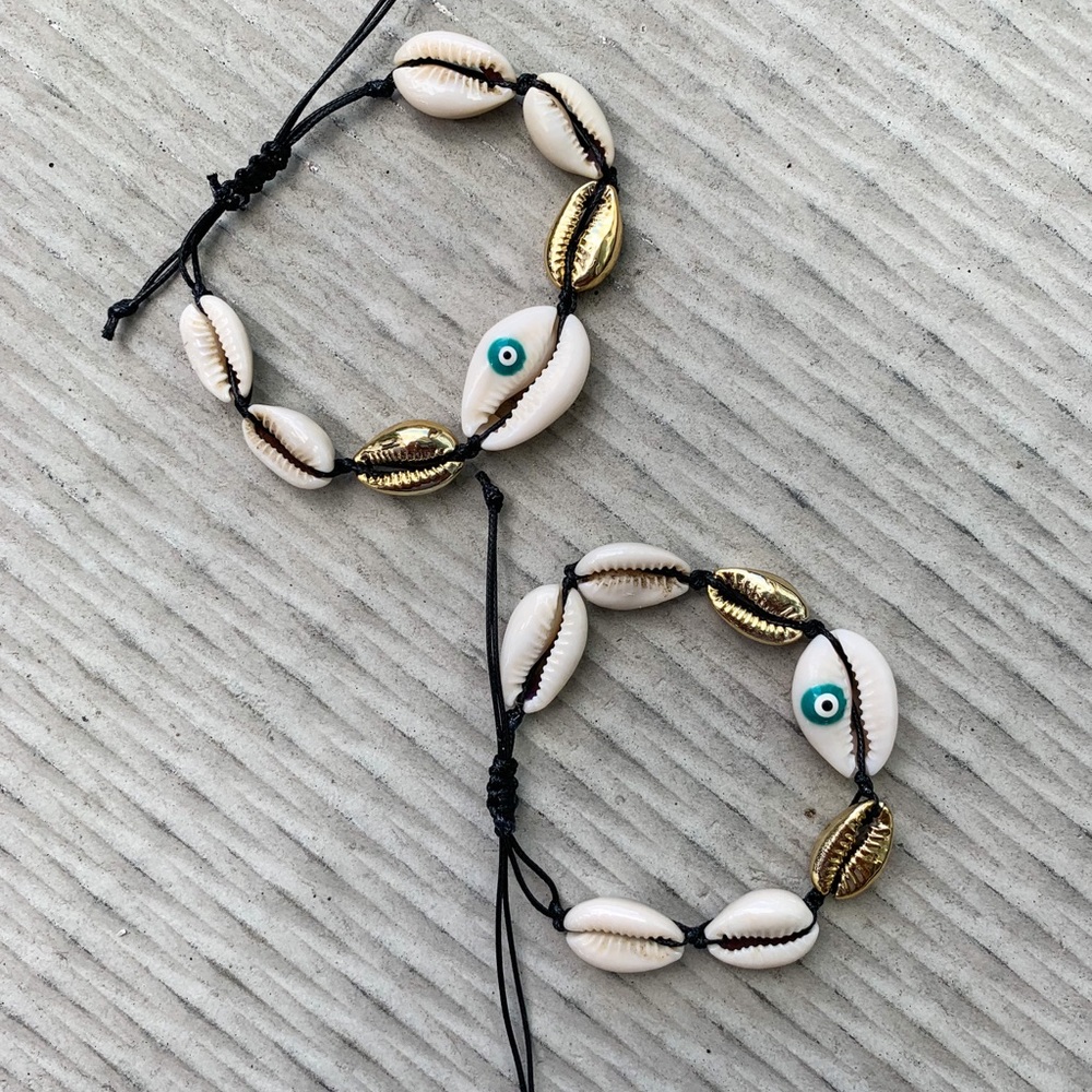Evil eye Seashell She’ll Puka Cowrie Bracelet
